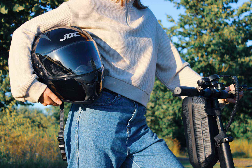 Tips to Avoid Discomfort and Pain When Riding an E-Scooter